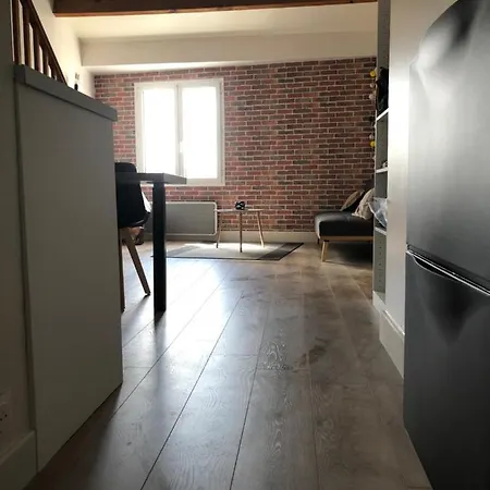 Royale - T1 Bis De 31m2 - Proche Centre La Rochelle (Charente-Maritime)